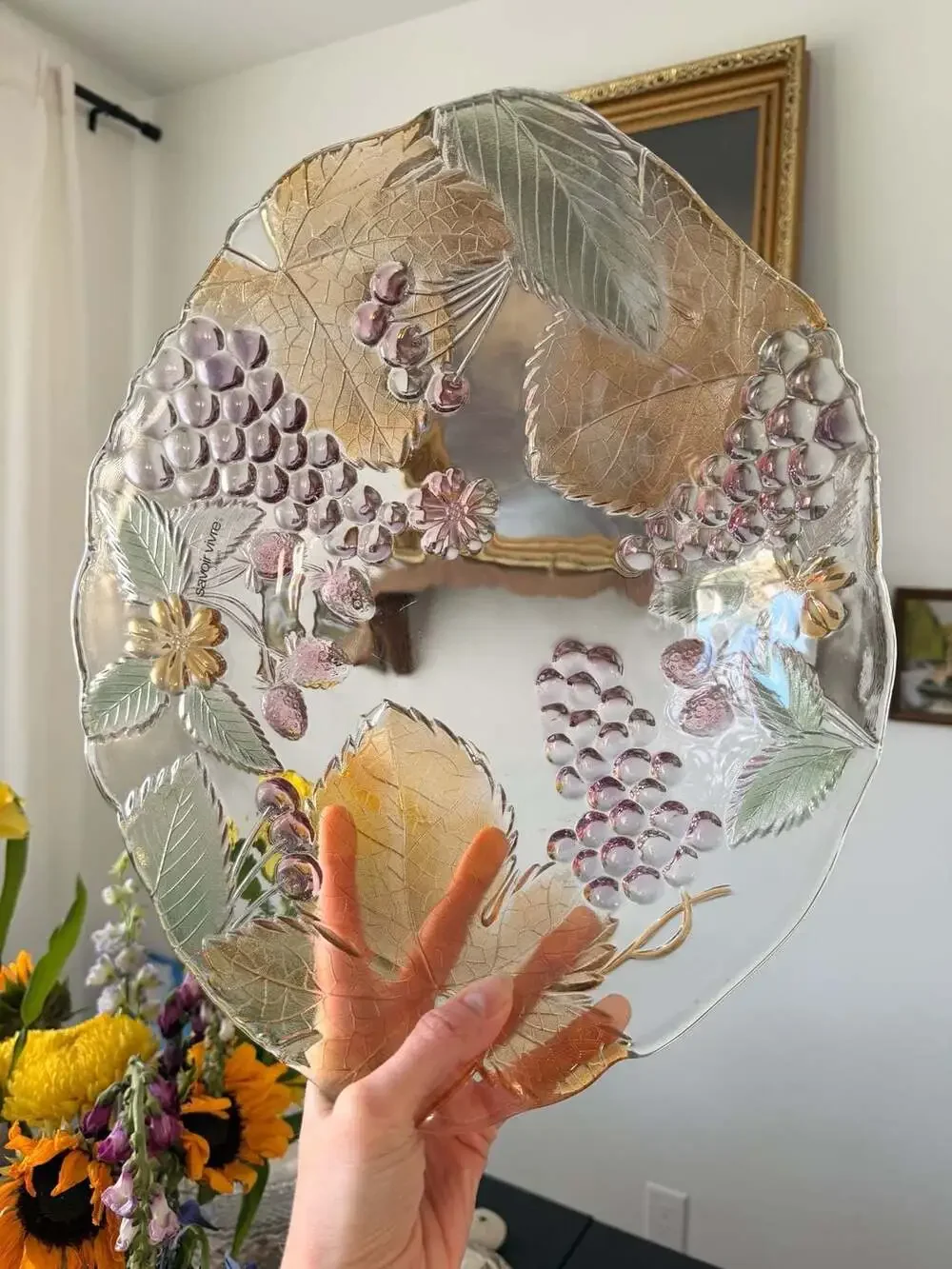 Savoir Vivre Mikasa Chablis Crystal Embossed Fruit and Leaf Glass Serving Bowl